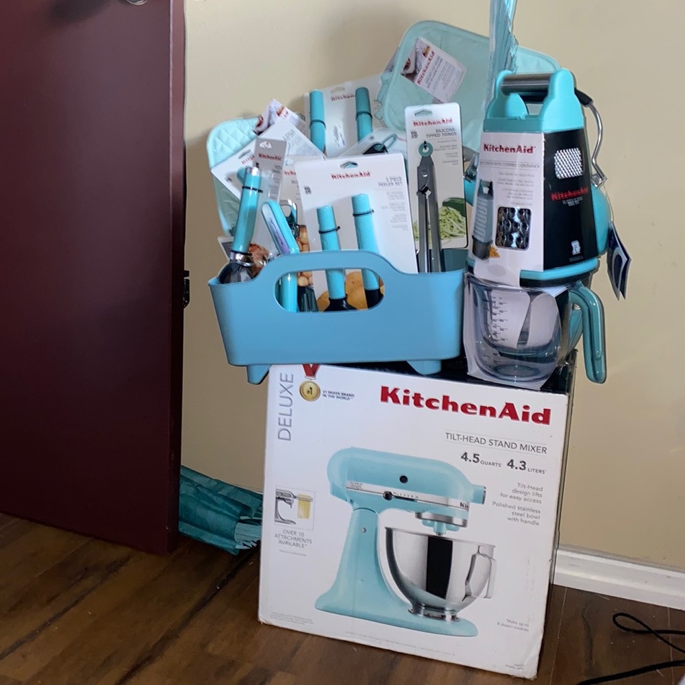 NWT Kitchenaid bundle(SOLD)!!!!